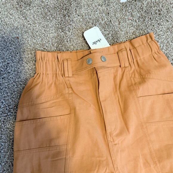 NWT Elodie women's cargo style straight leg pants size large with cinched waist - Picture 3 of 8